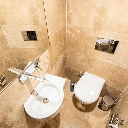 Efendi Cave * أوروغوبْ