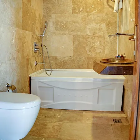 Efendi Cave * أوروغوبْ