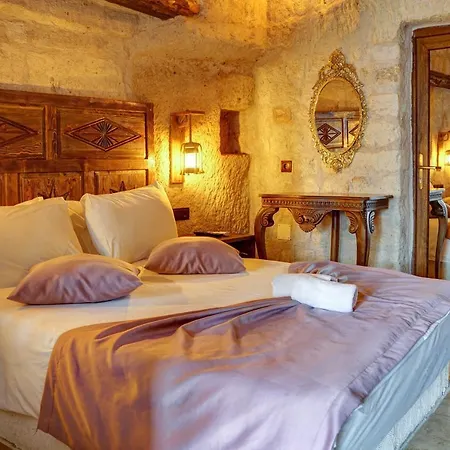 Efendi Cave فندق *